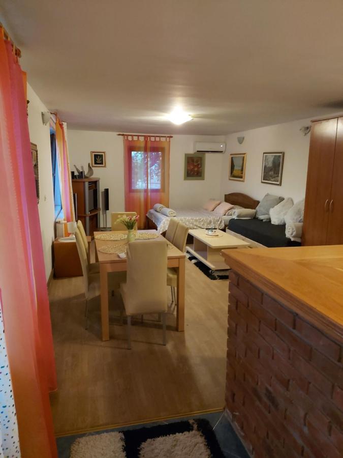 Studio Apartman Kotro Beli Manastir Exterior photo